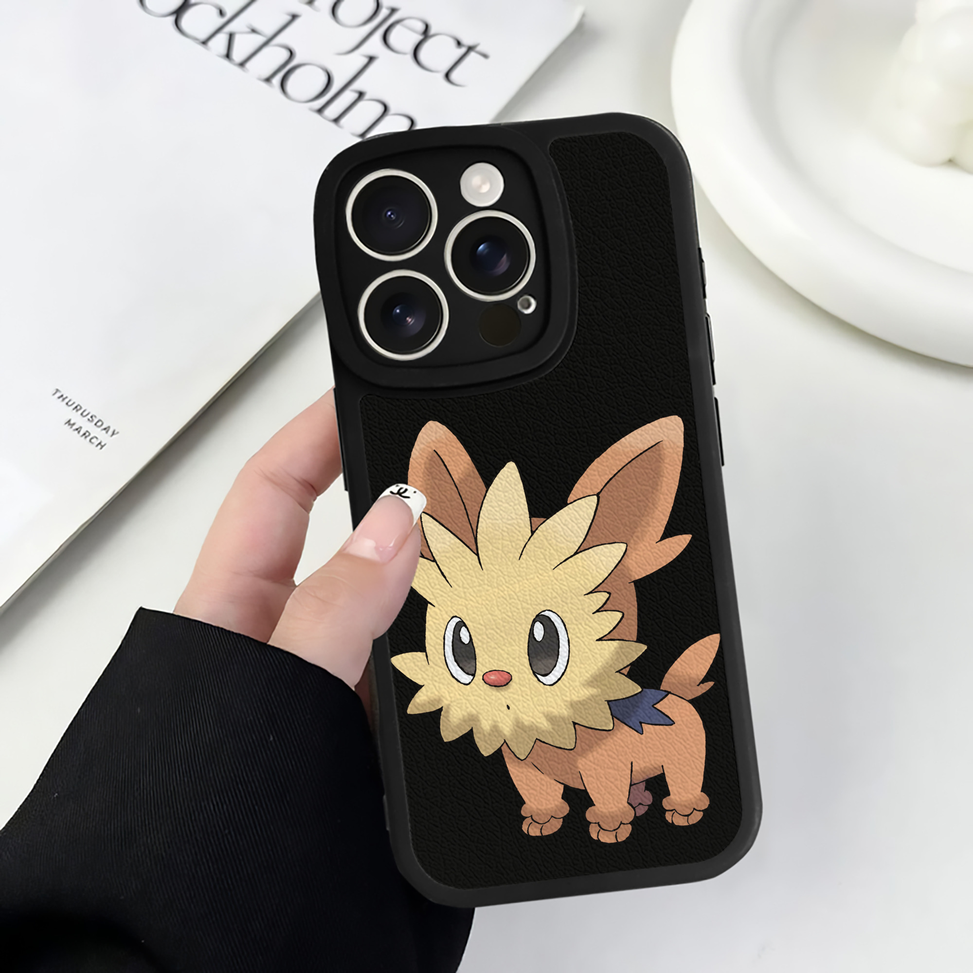（画像用） ポケットモンスター Pokémon 【iPhone 16シリーズ対応】シリコンスマホケース（レザー調） 材質：シリコン
